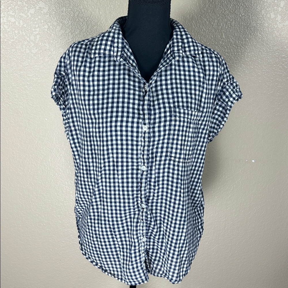 American Eagle Navy and White Gingham Button Down Shirt Size Large